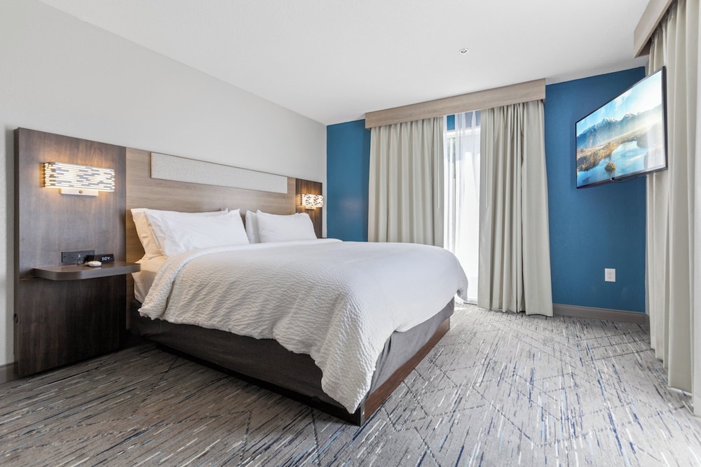 Holiday Inn Express & Suites Starkville by IHG - photo 23
