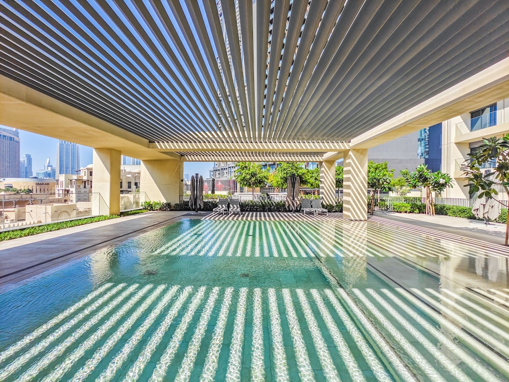 Panoramic Burj Khalifa Views at Burj Royale by Propigo — 4-Star Luxury Hotel in Dubai, United Arab Emirates