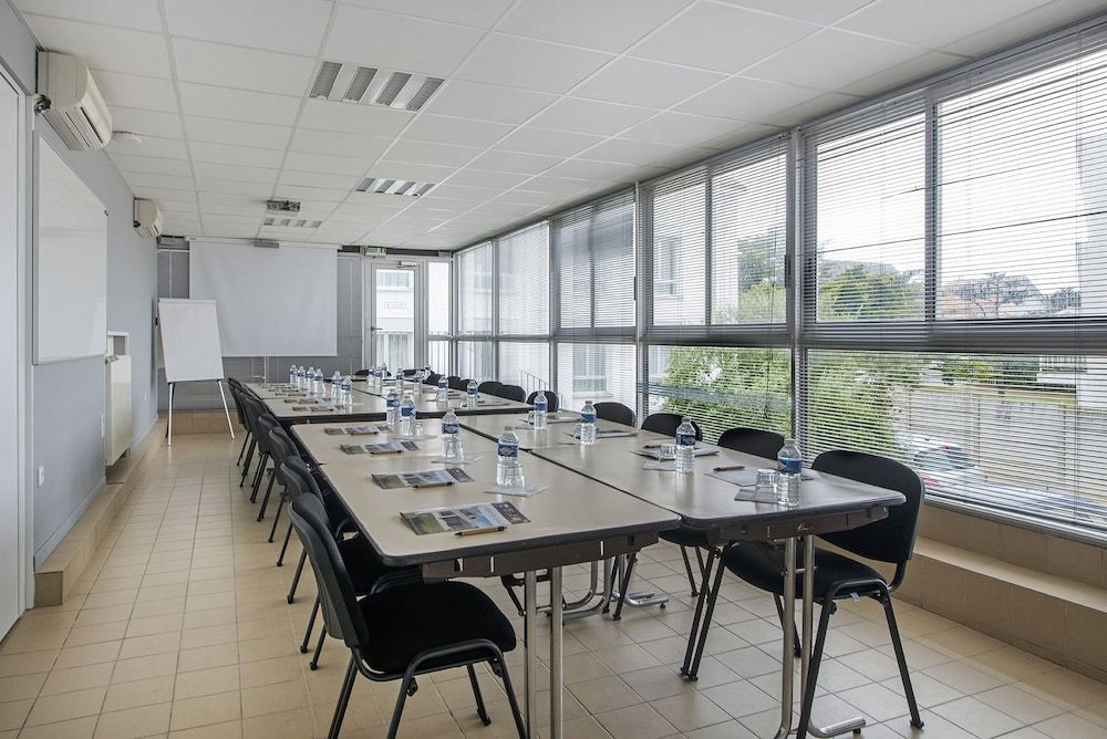 Hotel The Originals Saint Gilles Croix de Vie Port la Vie in Challans, France