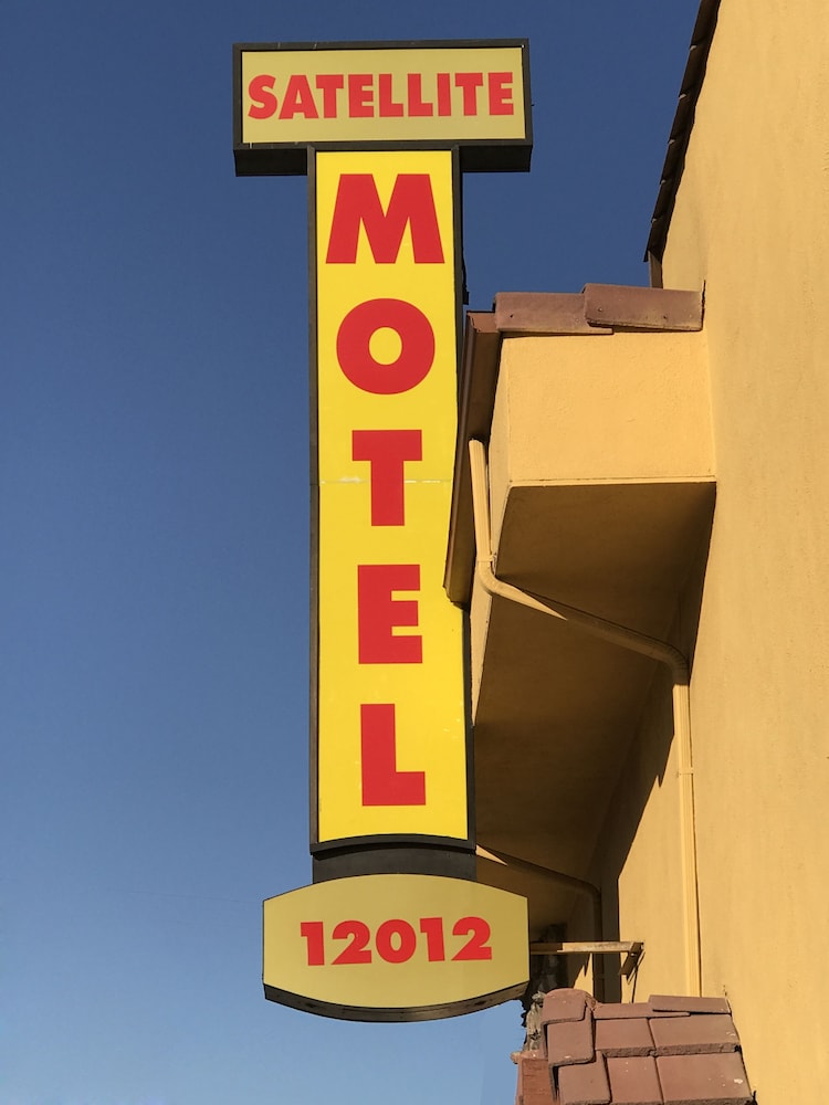 Satellite Motel - photo 37