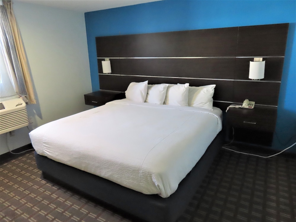 St. Charles Hotel - photo 30