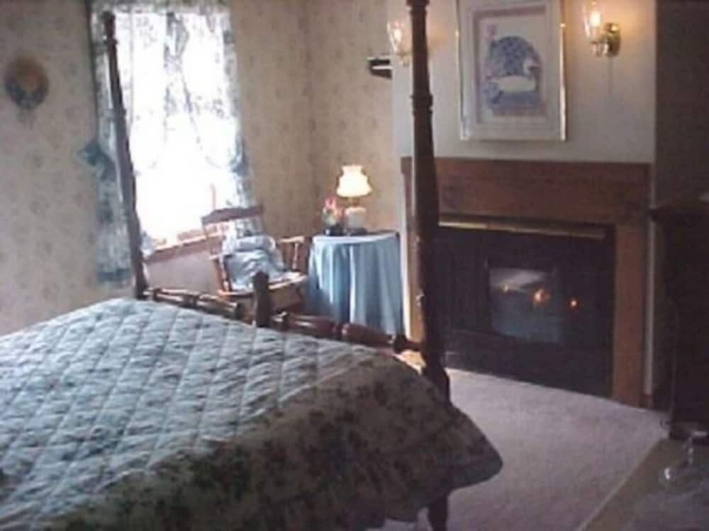 Sturbridge Country Inn - photo 35