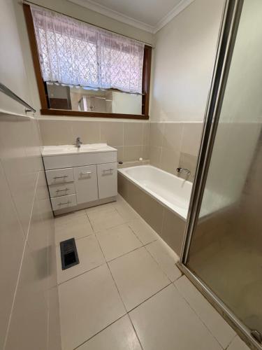 Bundoora cozy room - last minute hotel in Melbourne