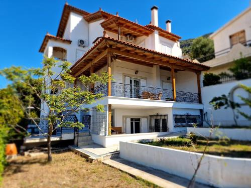 The Mirador Boutique Villa with Scenic Sea View — 4-Star Luxury Hotel in Limin Mesoyaias, Greece