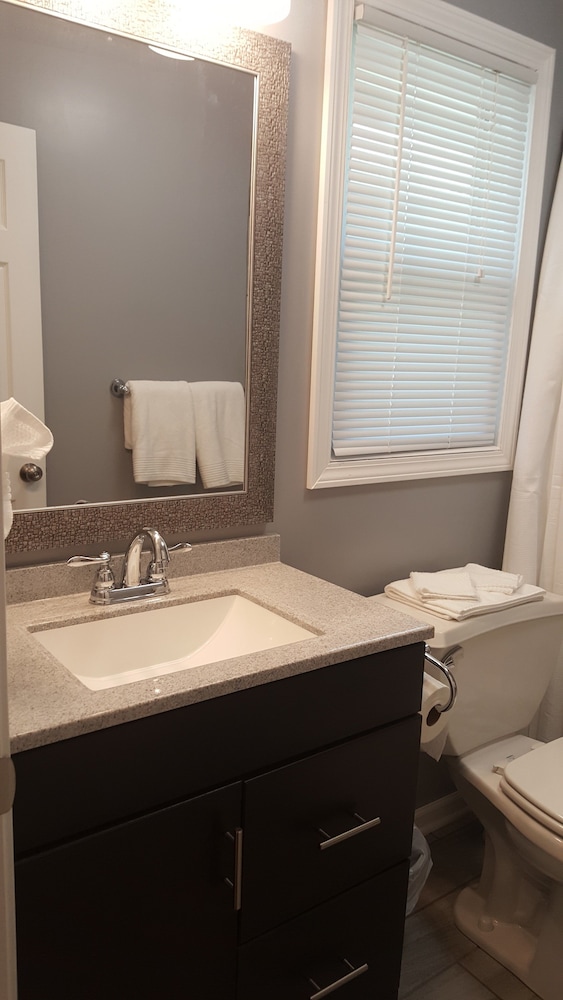 Tower Extended Stay Suites - photo 16