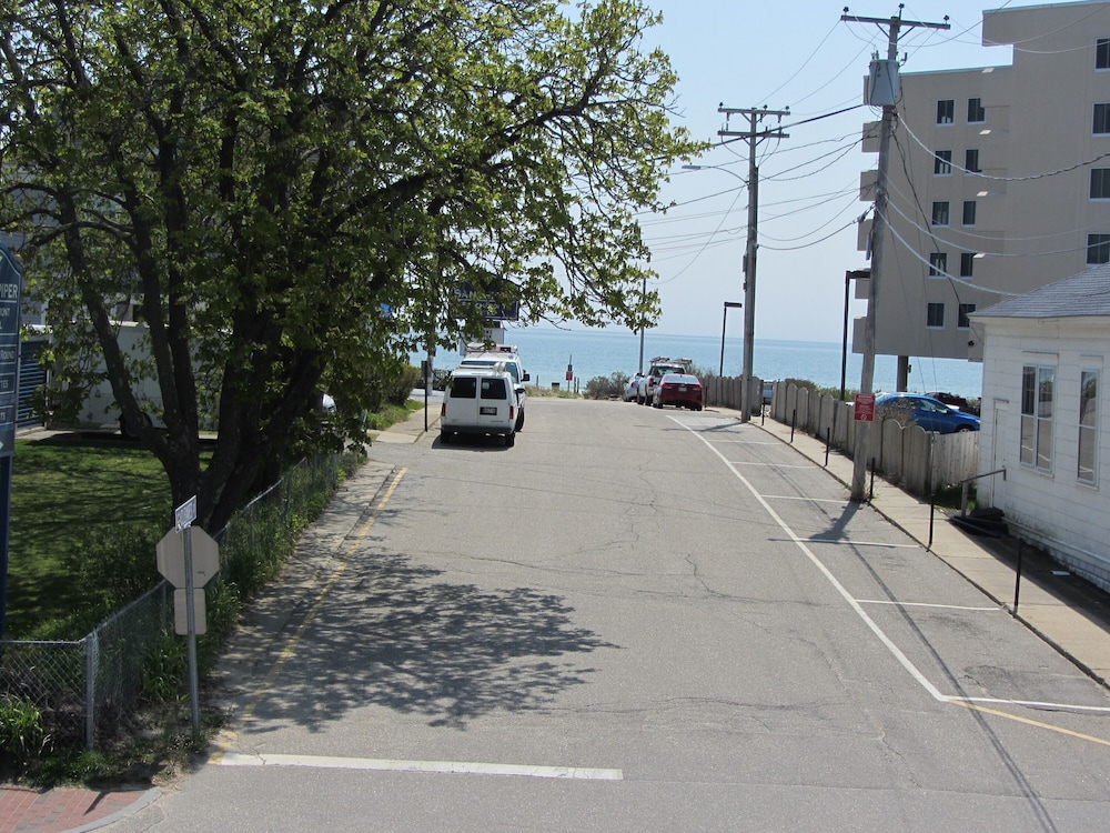 Green Dolphin Motel - photo 41