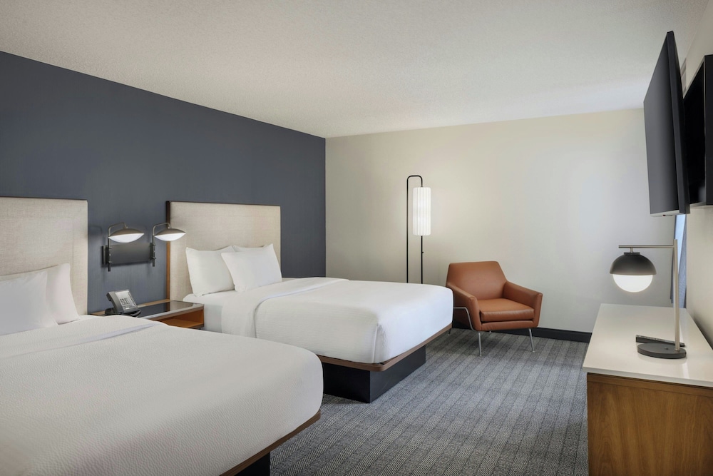 Courtyard by Marriott Springfield Airport - photo 18