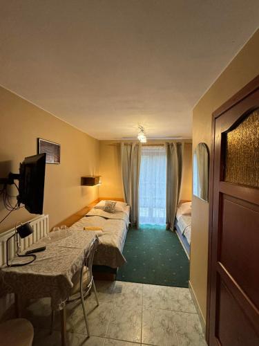 Galant Hotel — hotel in Wieliczka