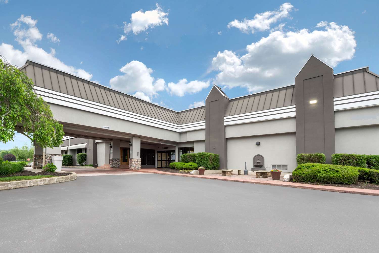 Clarion Hotel and Conference Center Harrisburg West - photo 27