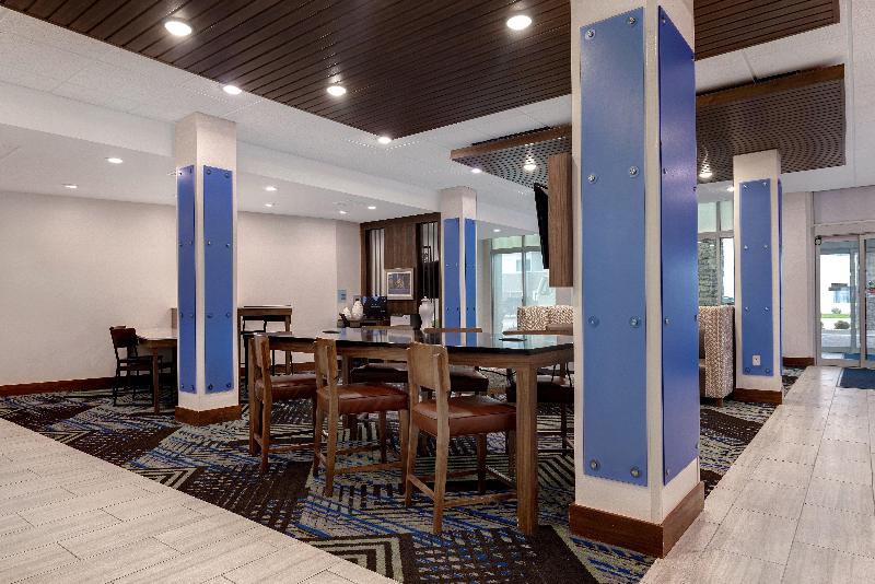 Holiday Inn Express & Suites Grand Rapids South Wyoming by IHG - photo 7