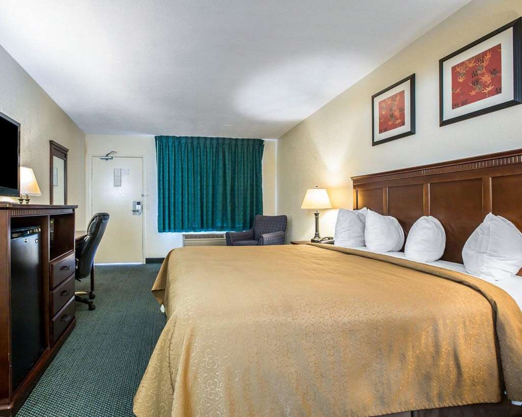Quality Inn San Diego I 5 Naval Base - photo 15