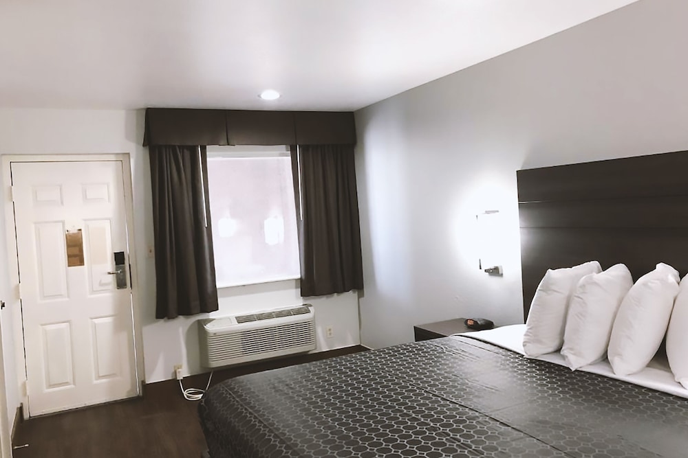 Americas Best Value Inn & Suites San Antonio Arena District - photo 12