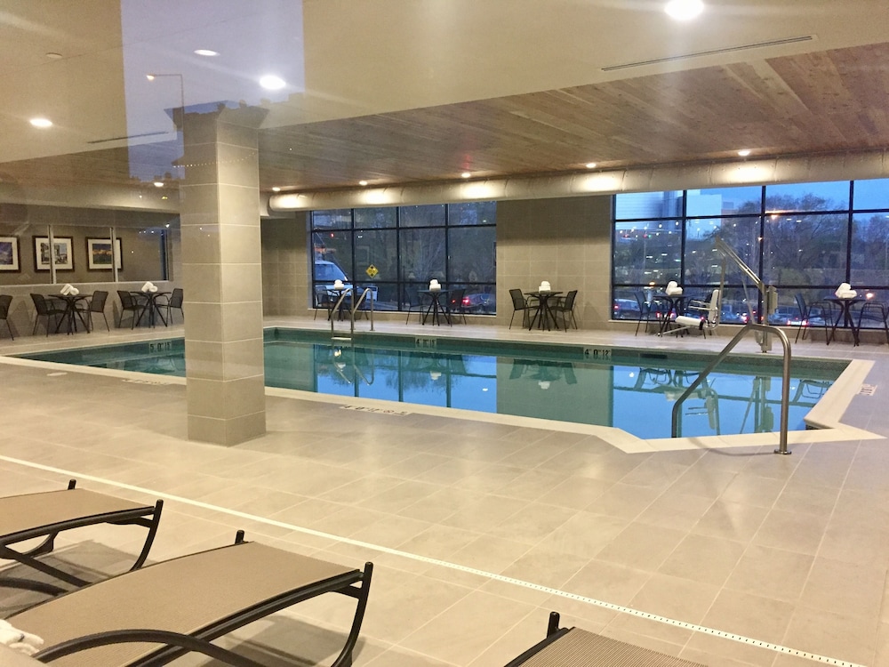 Hampton Inn & Suites Downtown St. Paul - photo 50