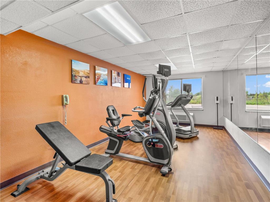 Comfort Inn Metro Airport - photo 44