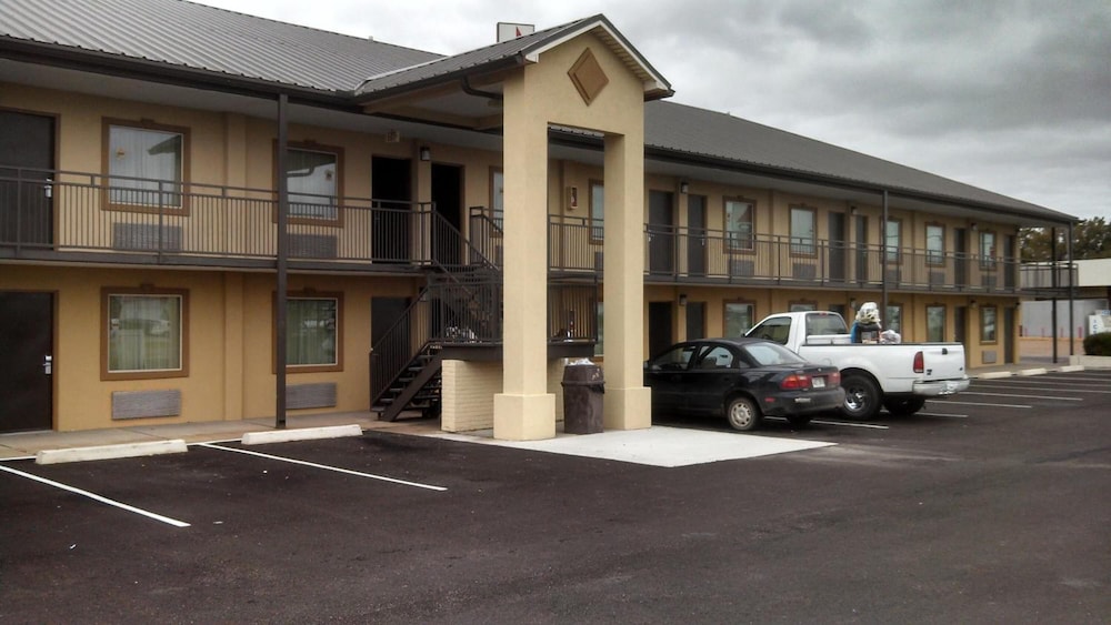 Relax Inn - carbon neutral hotel in Shell Lake