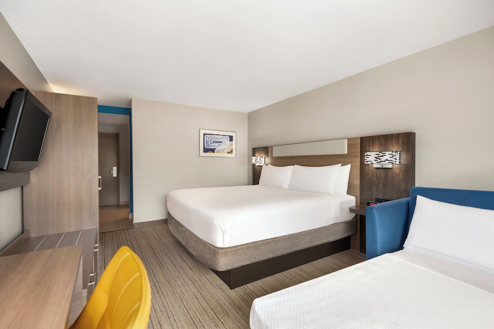 Holiday Inn Express Hotel & Suites Fredericksburg by IHG - photo 23