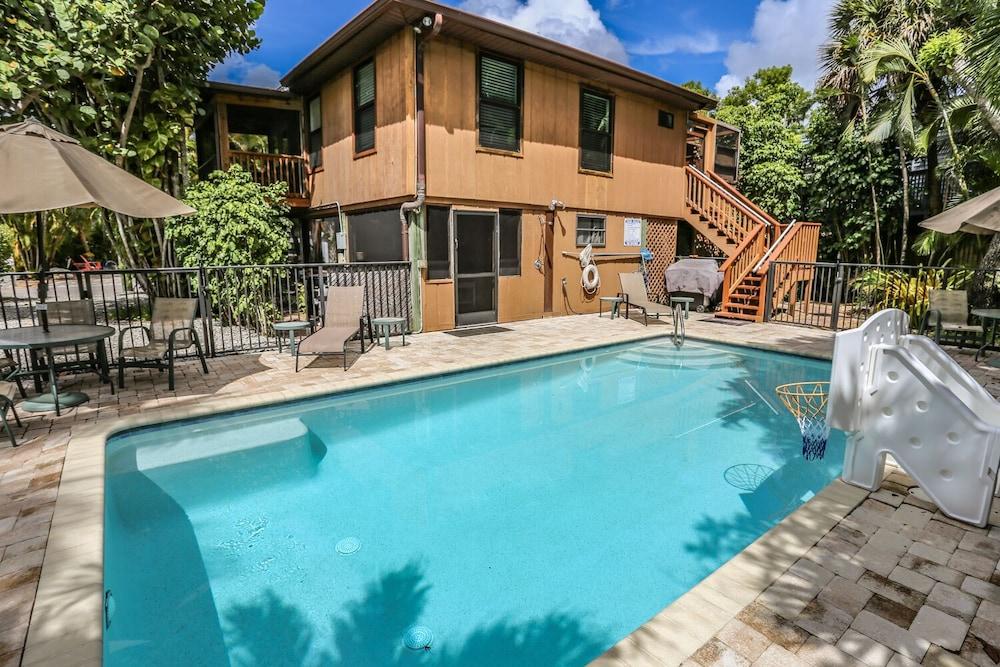 210 Miramar in Fort Myers Beach, United States