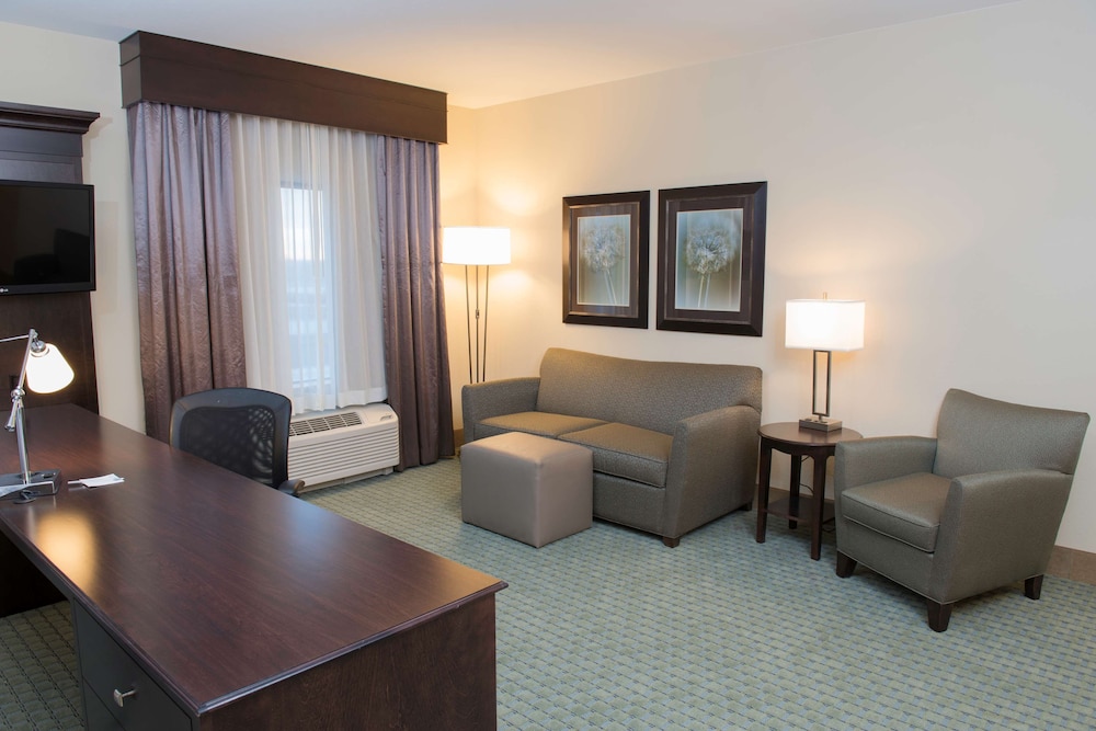 Hampton Inn & Suites Bismarck Northwest - photo 13