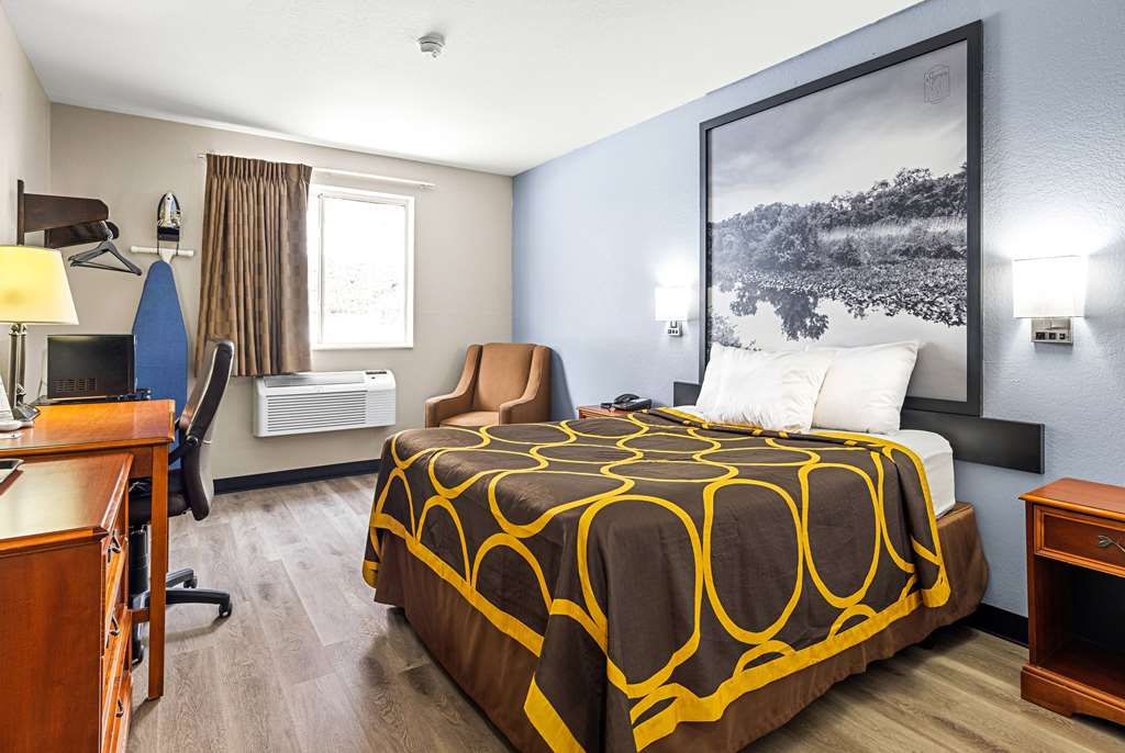 Super 8 by Wyndham Pittsburgh Monroeville - photo 34
