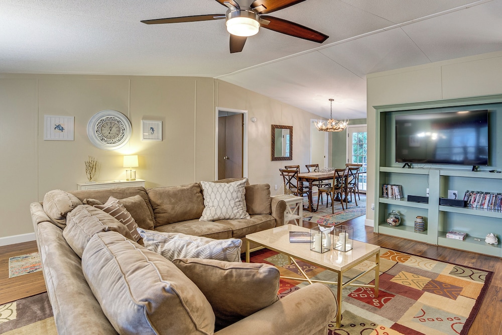 Charming Home With Deck And Yard 1 Mi To Lake Texoma 17242478 — Sherman