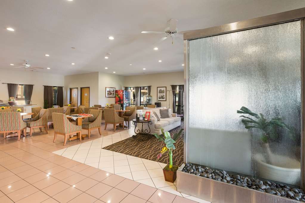 Econo Lodge Inn & Suites Hardeeville I 95 - photo 14