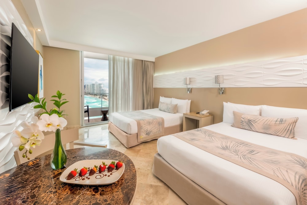 Krystal Grand Cancun All Inclusive