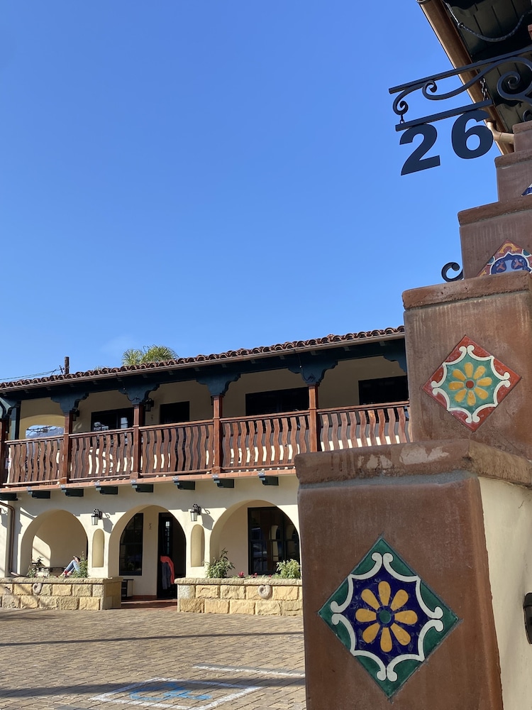 Tide Pool Villas — 4-Star Luxury Hotel in Santa Barbara, United States