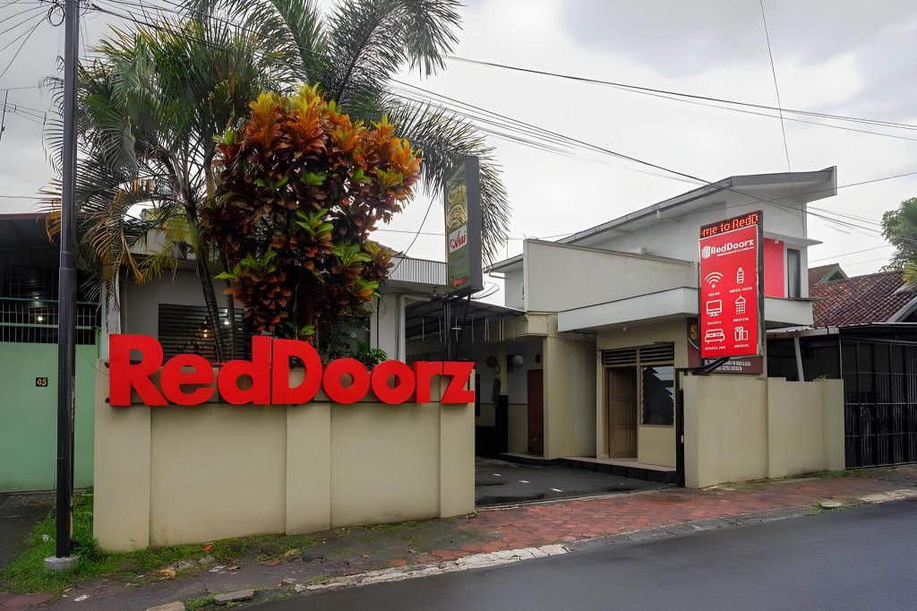 RedDoorz Syariah @ Sunan Bonang Magelang in Magelang, Indonesia