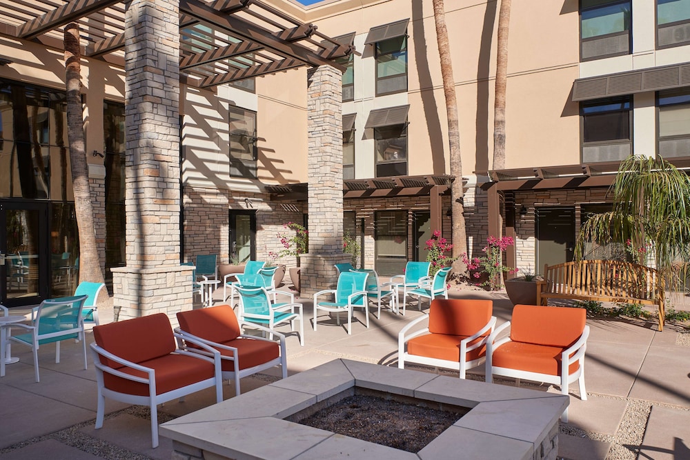 Hampton Inn & Suites Phoenix Scottsdale on Shea Boulevard - photo 48