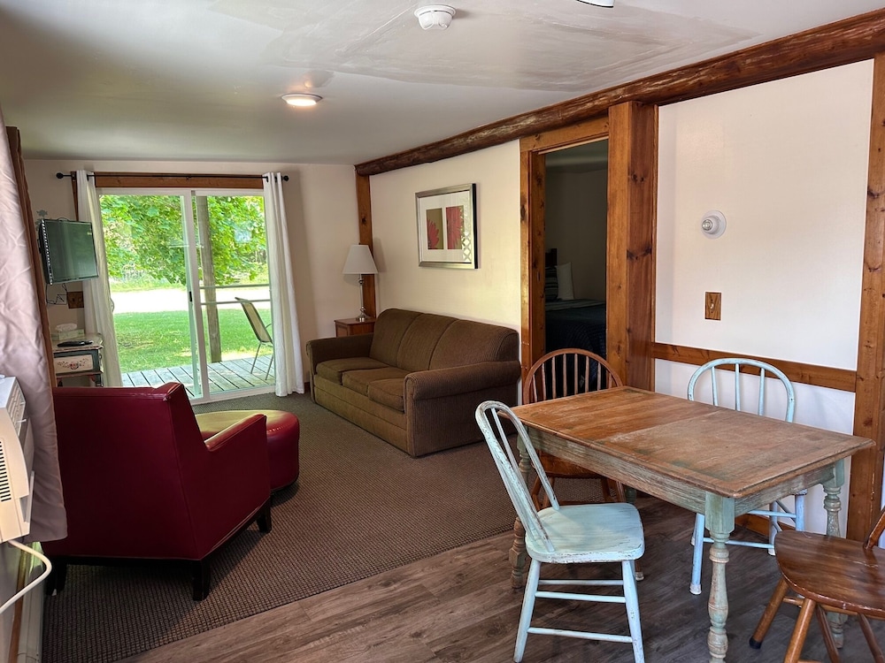 Maple Lane Empire - photo 15