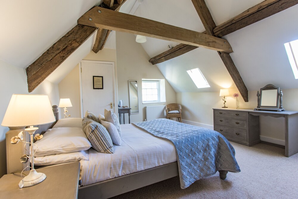 Bodkin House Hotel — hotel in Thornbury