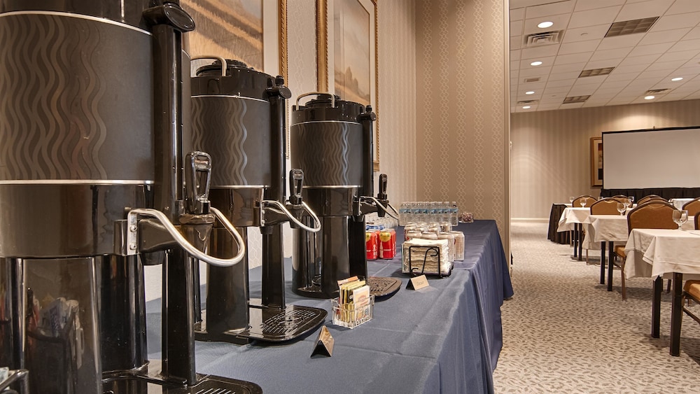 DoubleTree by Hilton Detroit Novi - photo 23