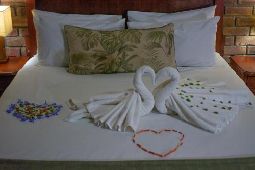 Manong Game Lodge — 5-Star Luxury Hotel in Lobatse, Botswana