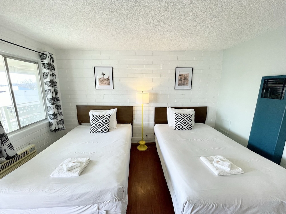 The Postcard Motel - photo 36