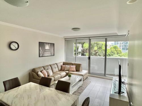 Charming One Bed Apt in the Heart of Parramatta — 4-Star Luxury Hotel in Sydney, Australia