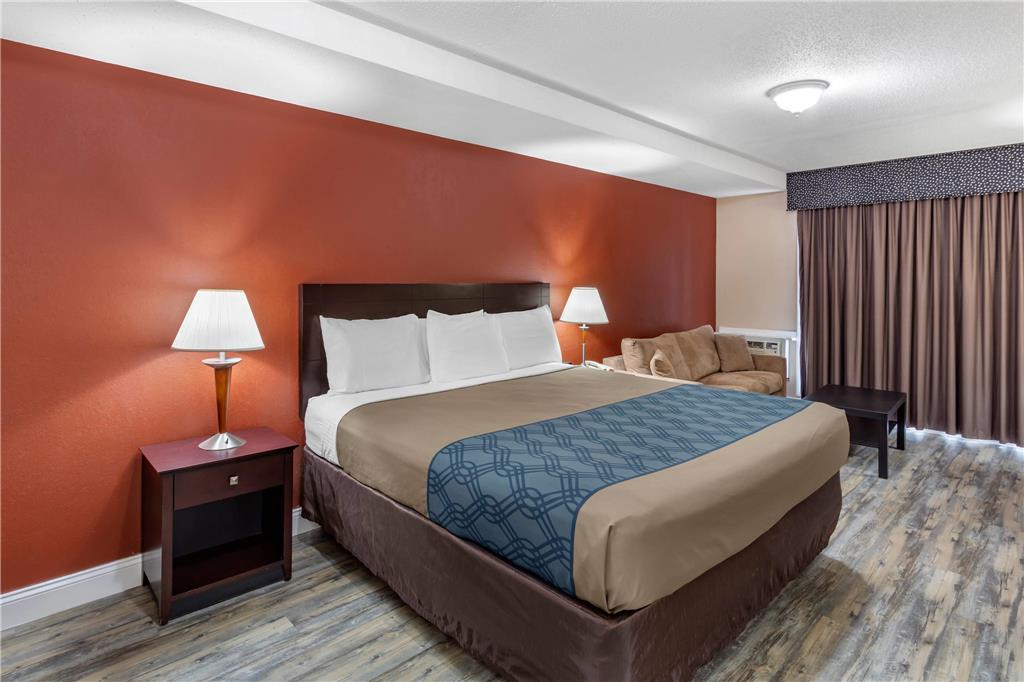 Econo Lodge Inn & Suites Old Saybrook Westbrook - photo 25
