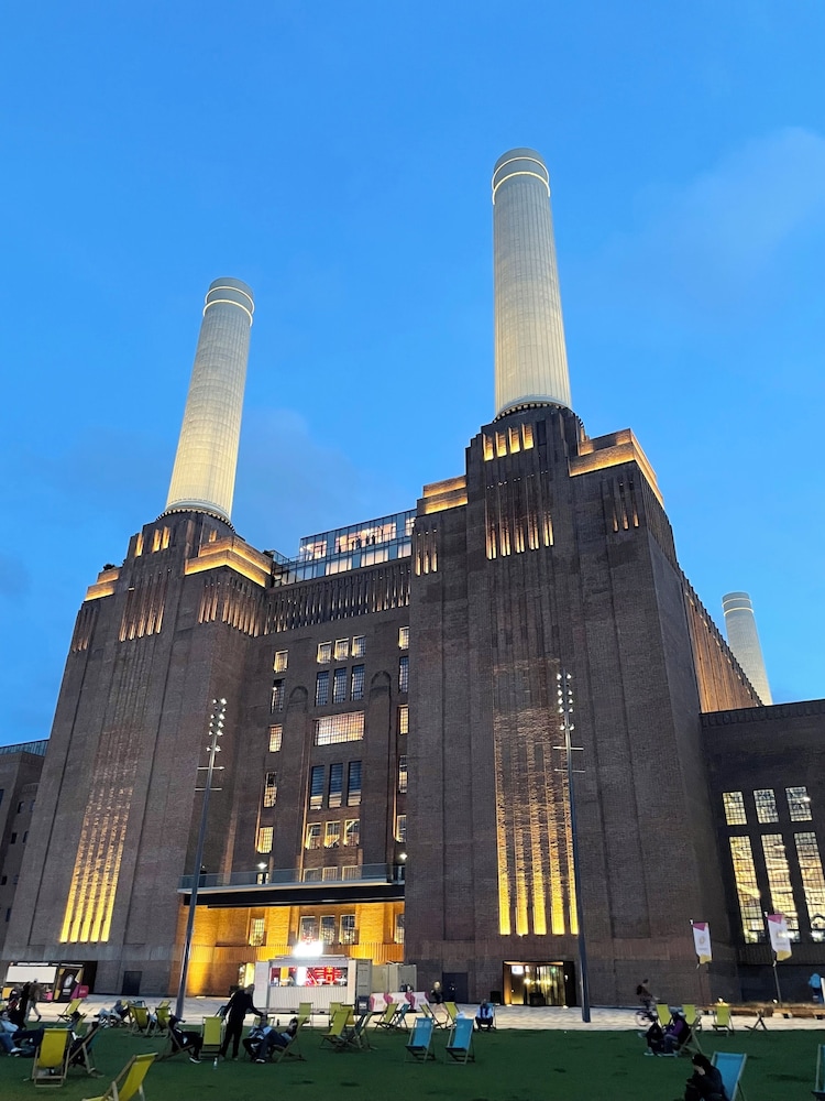 Battersea Power Apartments — 4-Star Luxury Hotel in London, United Kingdom