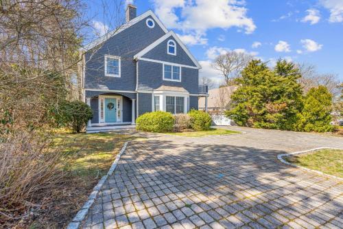 Summer by the Sea Central to all beaches & ponds in Mashpee, United States