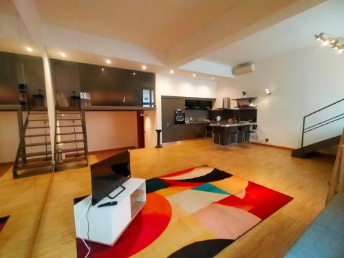 Falck 53 Milano Rho Fiera S Siro Centro Duomo 4 posti letto Parcheggio Gratuito — 4-Star Luxury Hotel in Milan, Italy