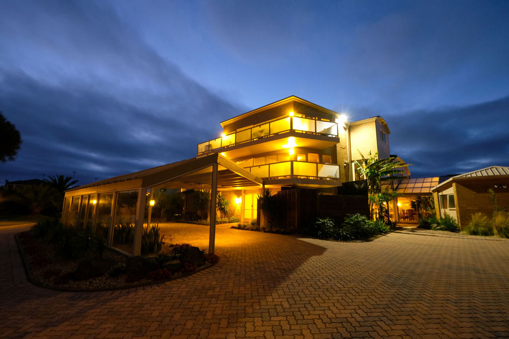 Whitesbeach Guesthouse — 4-Star Luxury Hotel in Torquay, Australia