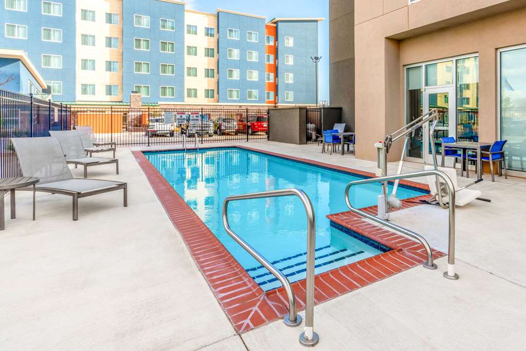 La Quinta Inn & Suites by Wyndham Oklahoma City Airport - photo 7