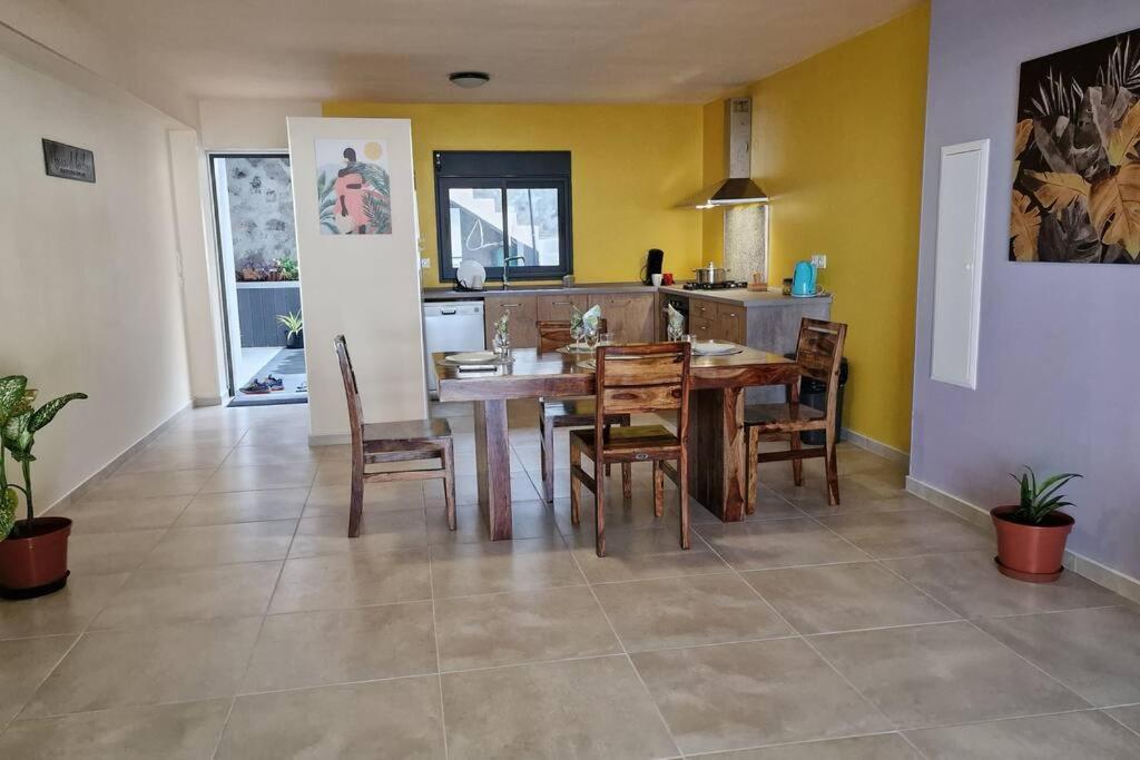 Bel horizon M&J location voiture sur demande in Saint-Paul, Réunion