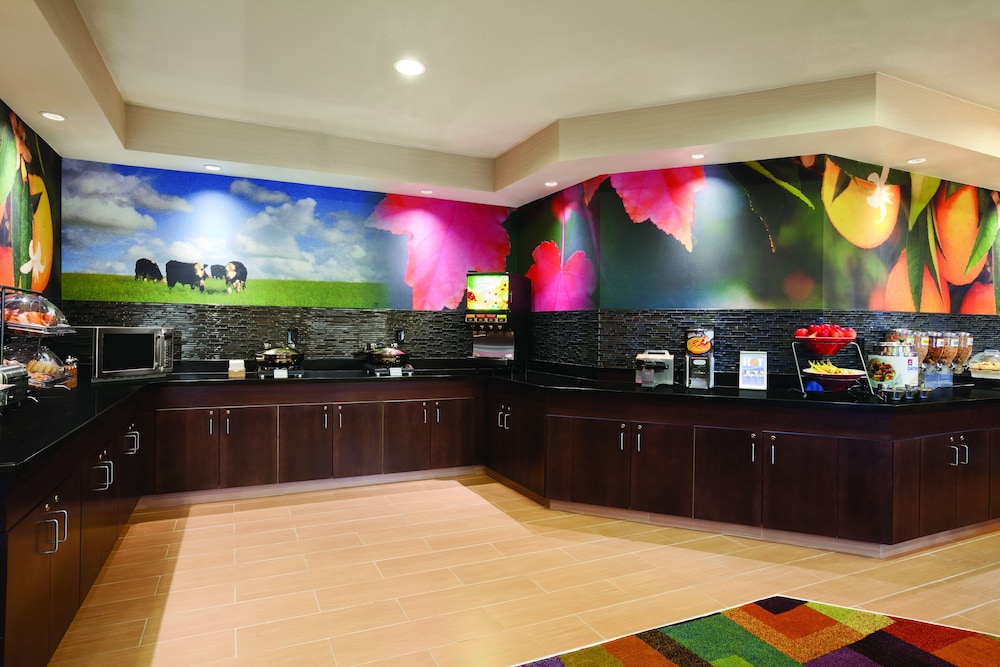 Fairfield by Marriott Inn & Suites Lansing West - photo 16