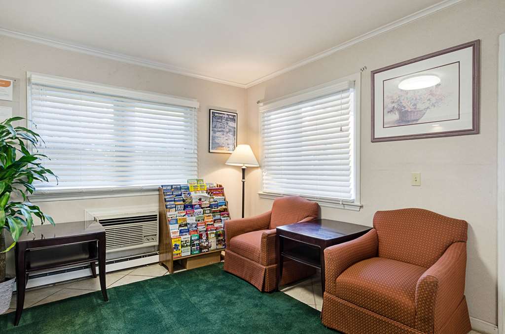 Econo Lodge Sturbridge Route 20 - photo 13