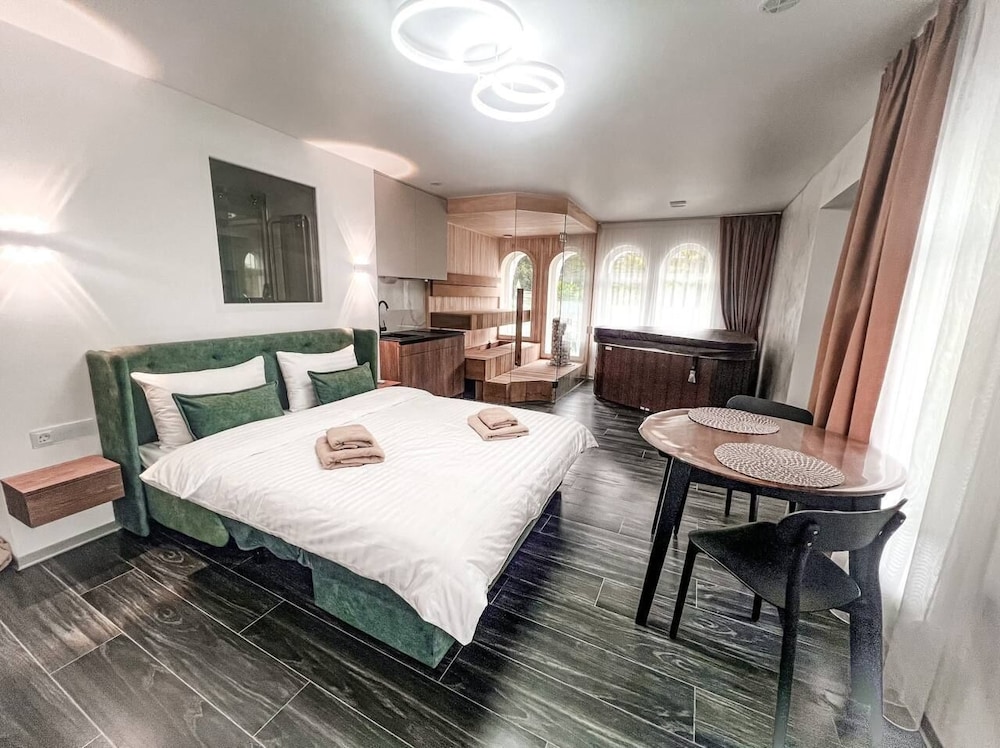Apetiko Apartments — 4-Star Luxury Hotel in Kyiv, Ukraine