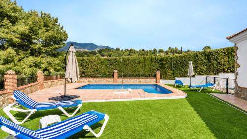 Casa El Lagar Alozaina by Ruralidays — 4-Star Luxury Hotel in Alozaina, Spain