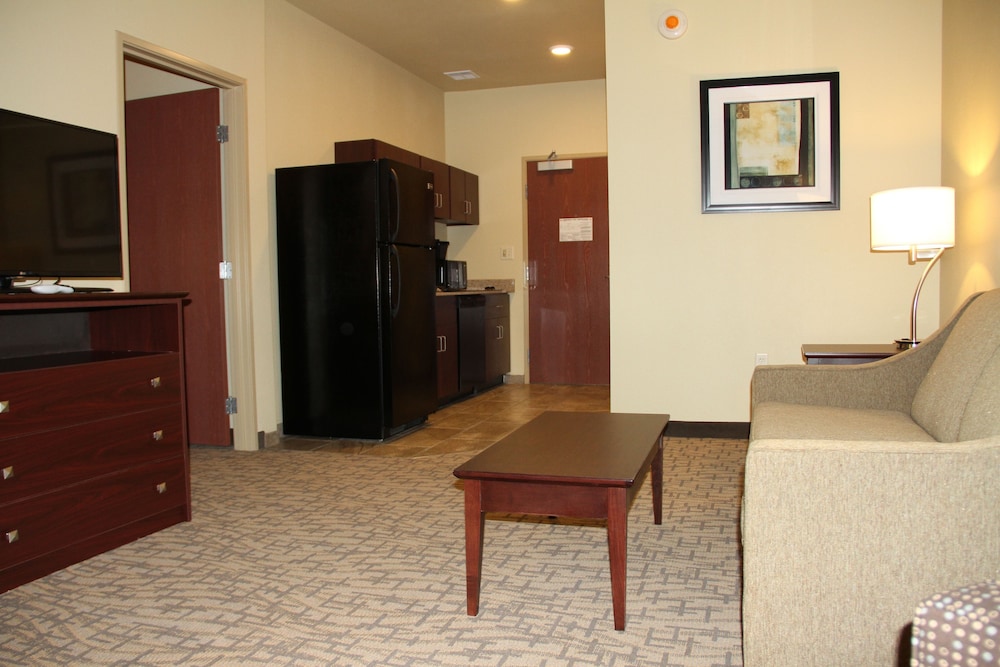 Cobblestone Hotel & Suites Devils Lake - photo 18