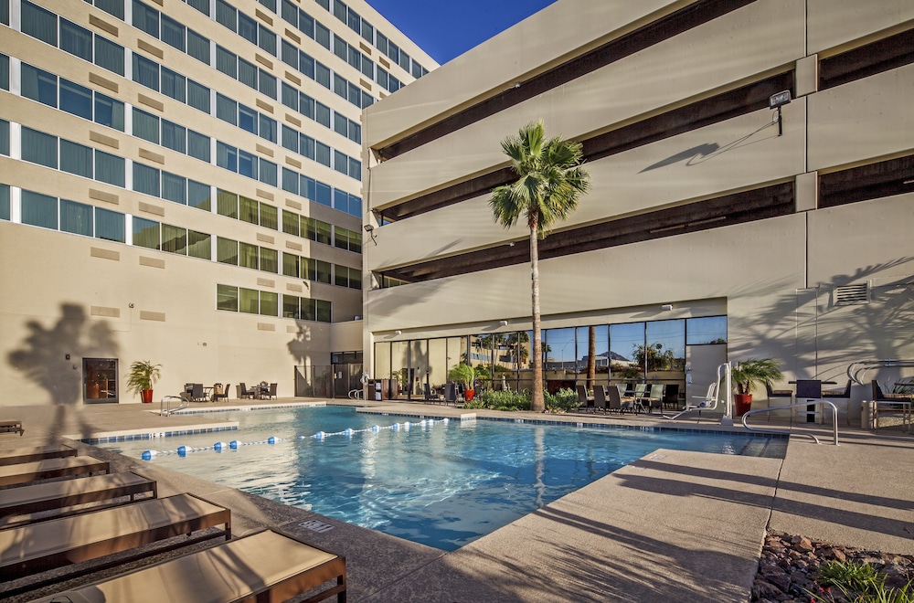 Crowne Plaza Phoenix Airport PHX by IHG - photo 32
