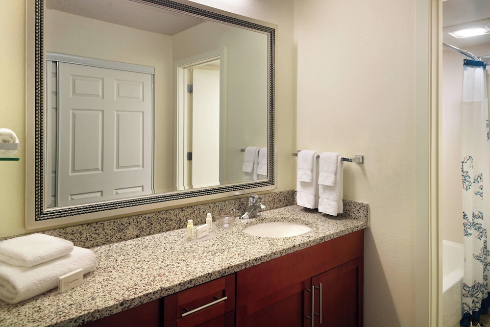 Residence Inn by Marriott Atlanta Airport North Virginia Ave - photo 15