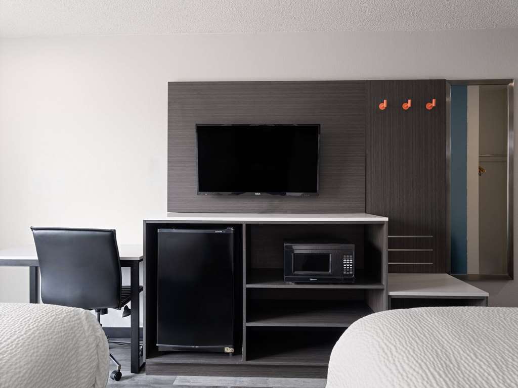 Baymont by Wyndham Indianapolis East - photo 15
